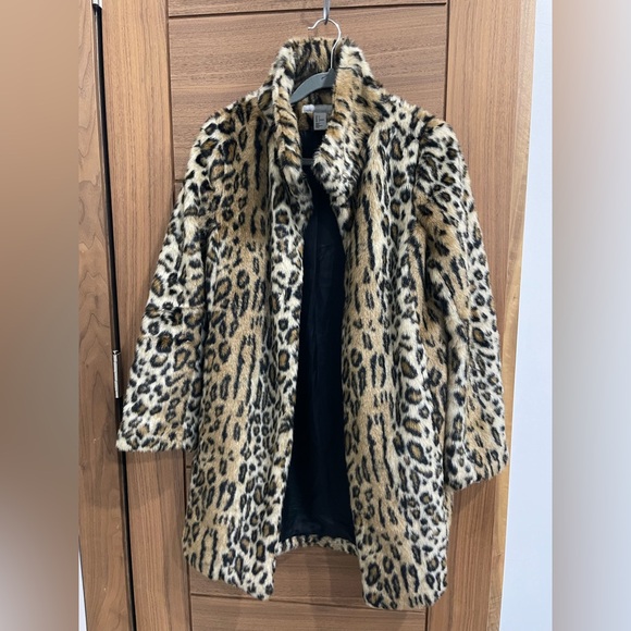 Leopard H&M faux fur coat. - Picture 1 of 8